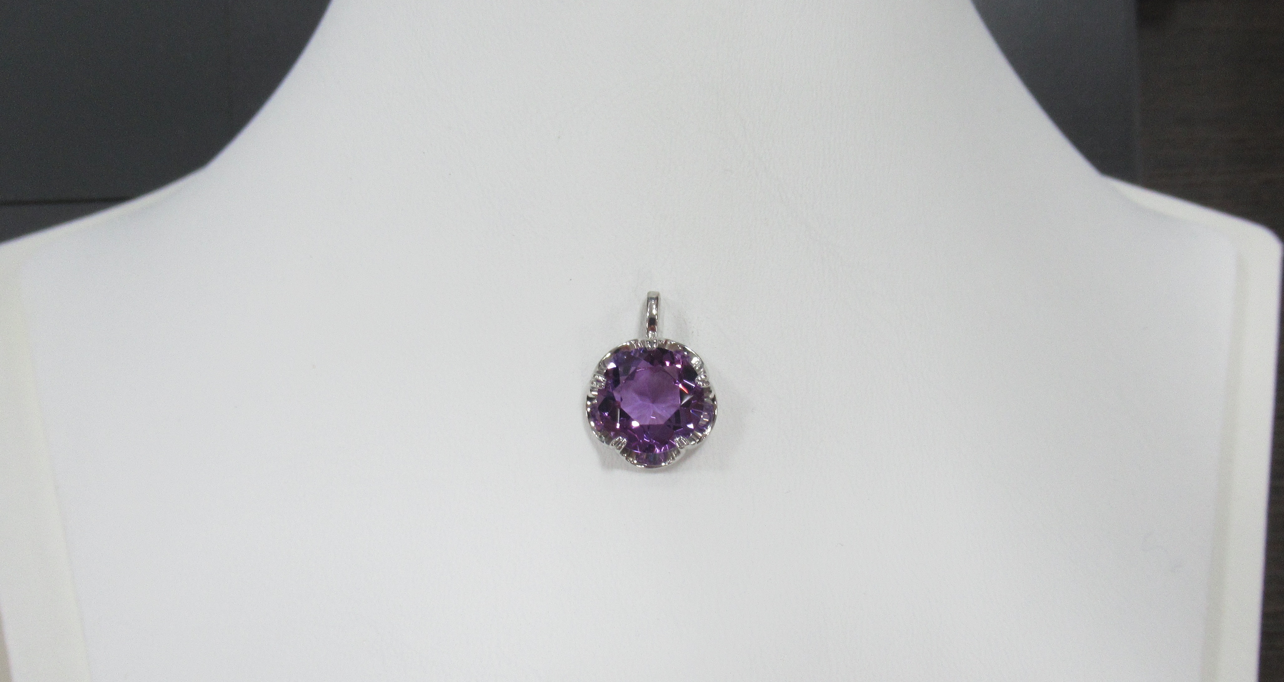 Серебряная подвеска с аметистом